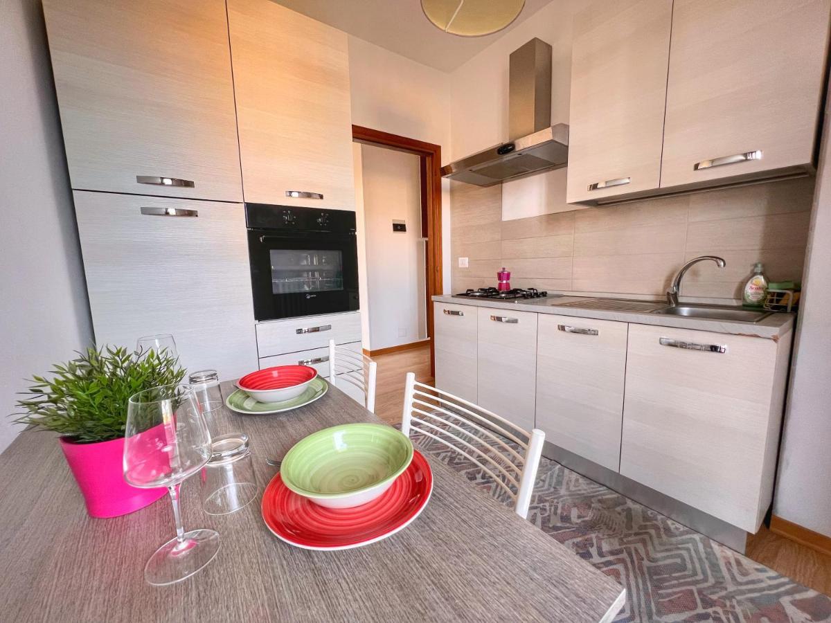 Lovely Apartment A Due Passi Dal Mare Rimini Exterior foto