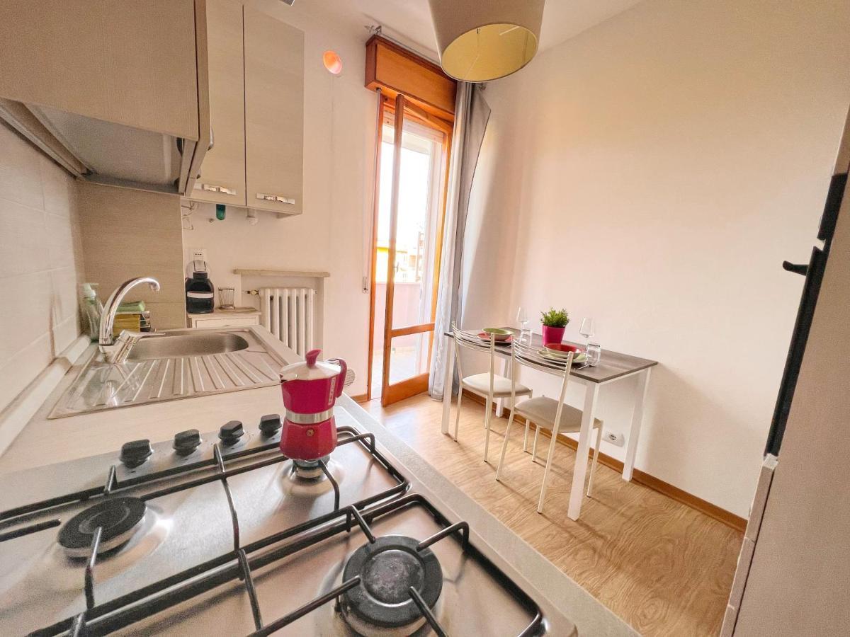Lovely Apartment A Due Passi Dal Mare Rimini Exterior foto